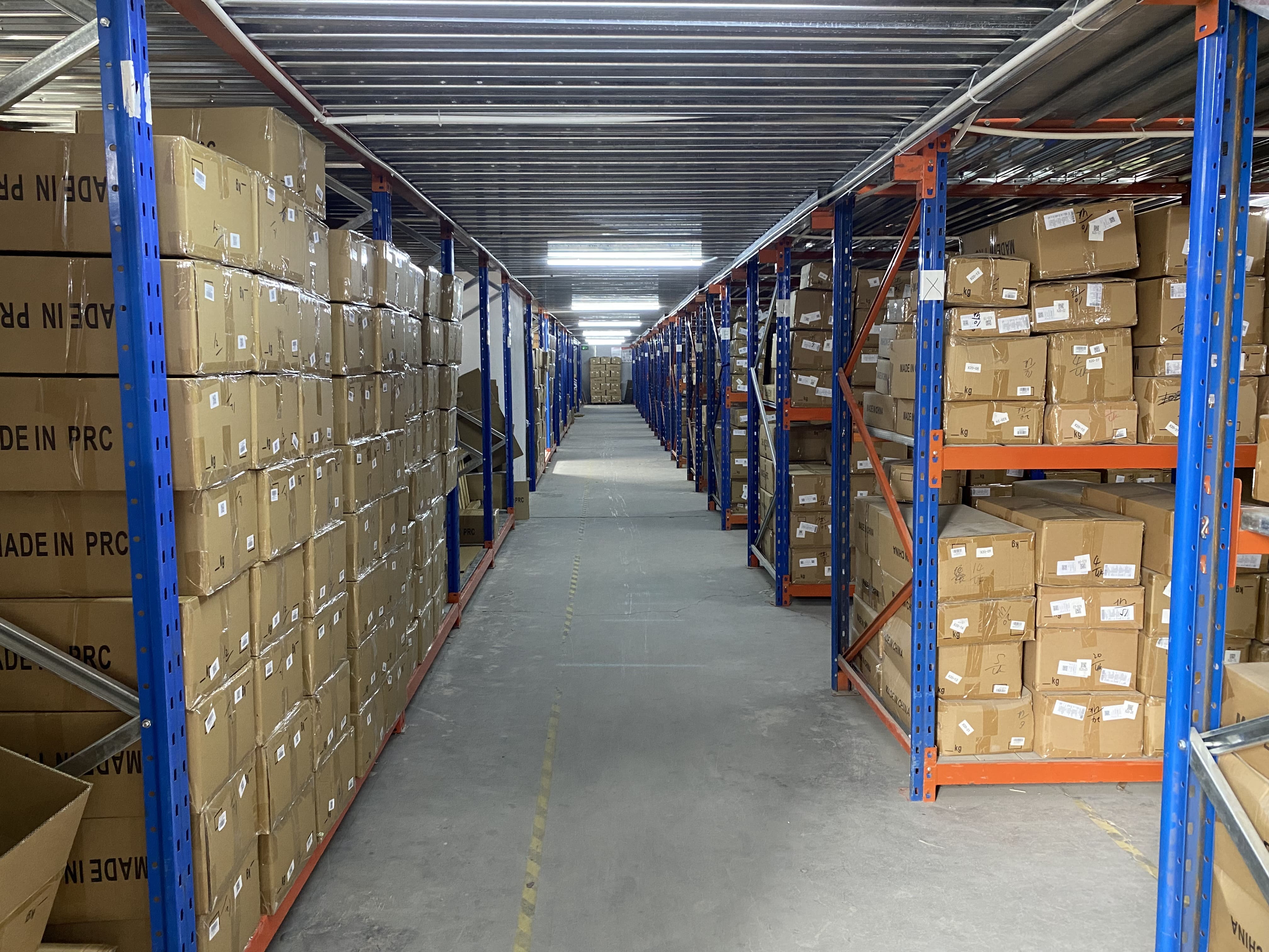 In order to ensure that your order can be delivered to you in the shortest time, we choose to build warehouses in the United Kingdom. Your order will usually complete the packaging and shipment of the products from the warehouse within 24 hours.